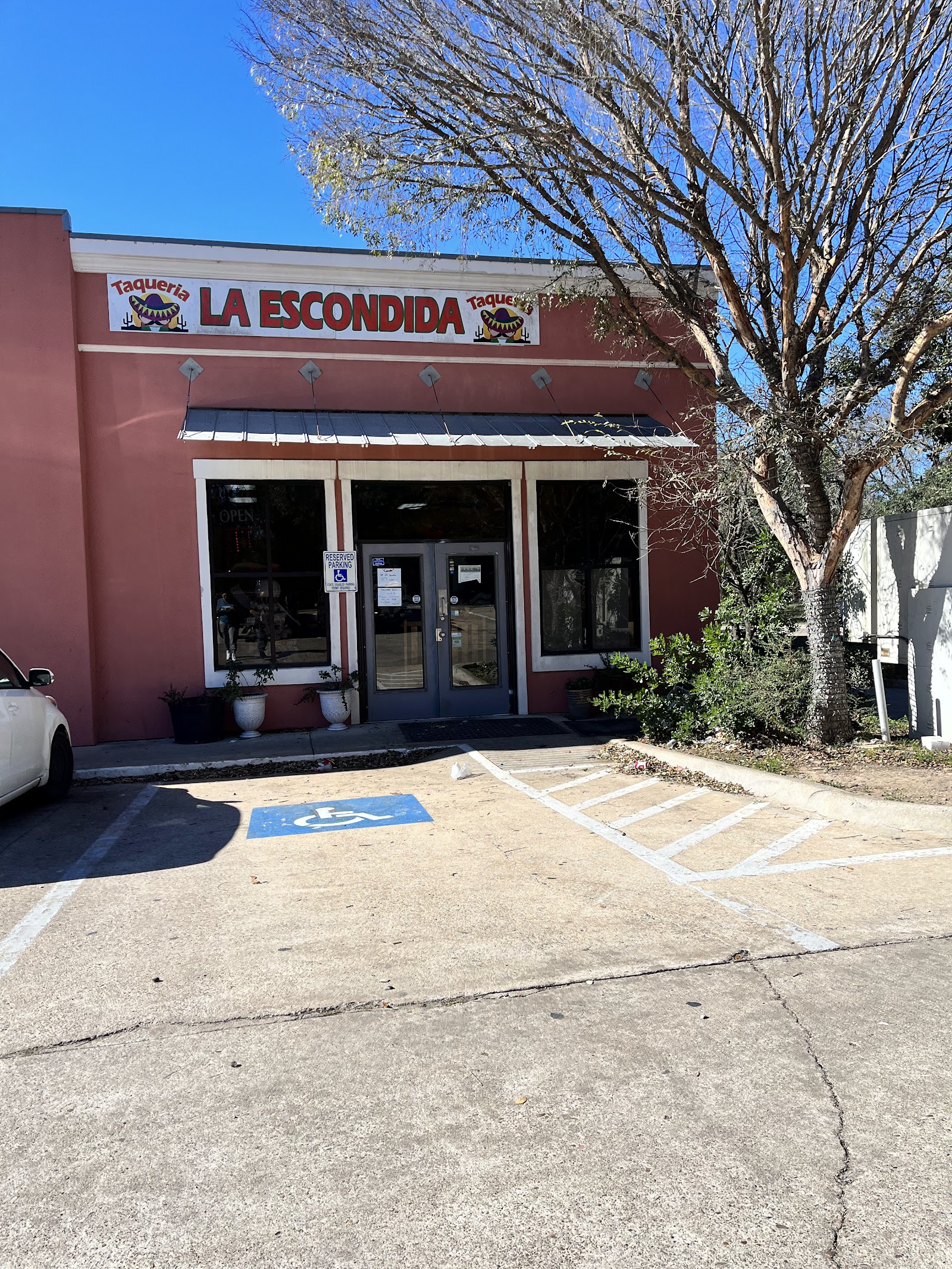 La Escondida food truck exterior